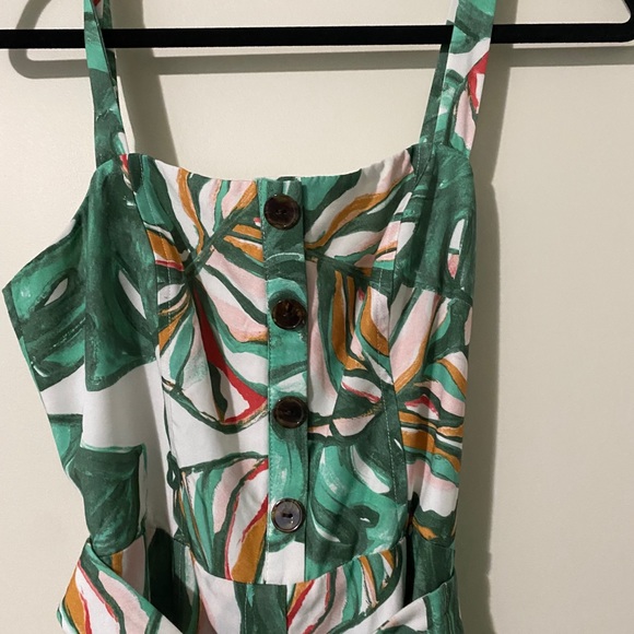 Wide leg belted jumpsuit size 4 - Picture 3 of 8